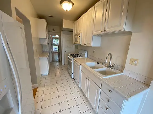 1524 D St NE — Photo 18