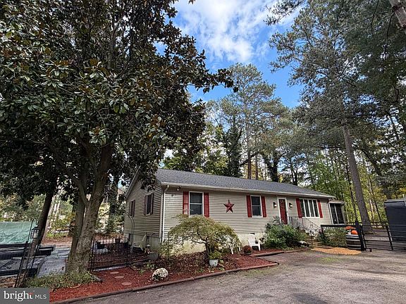 5th image of 14940 Trap Pond Rd