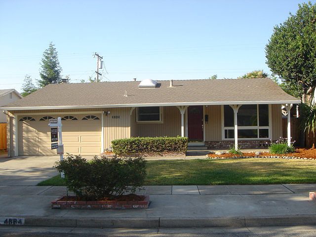 1st image of 4884 Englewood Dr