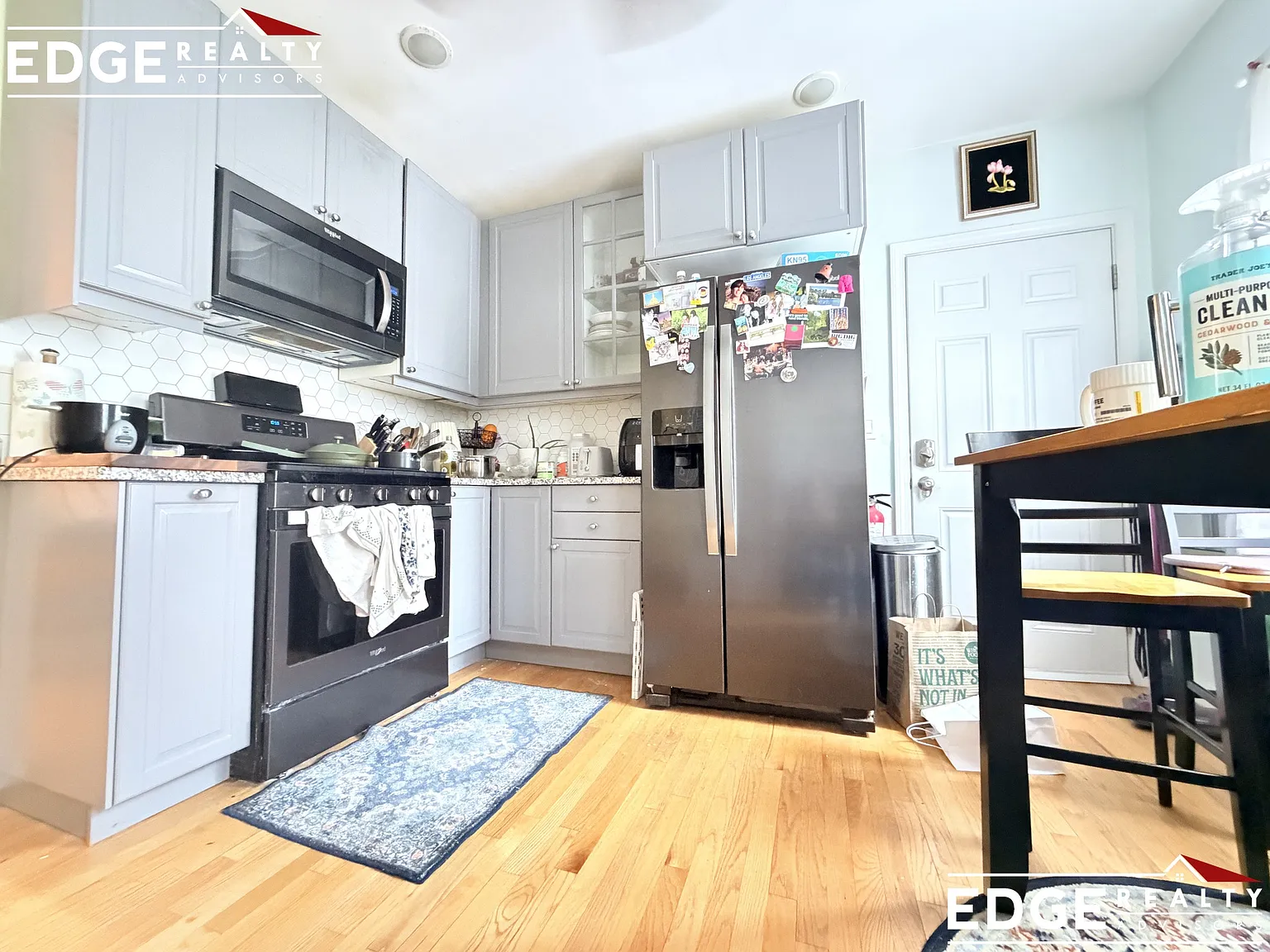 3 bed, 1050 sqft, $3,600 — Photo 1
