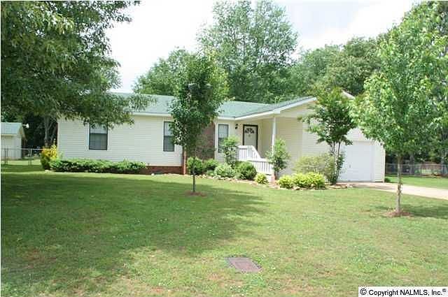 Home for Sale in HAZEL GREEN, AL $132,500