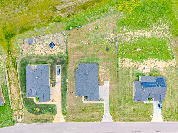 5th image of 197 Stone Canyon Dr