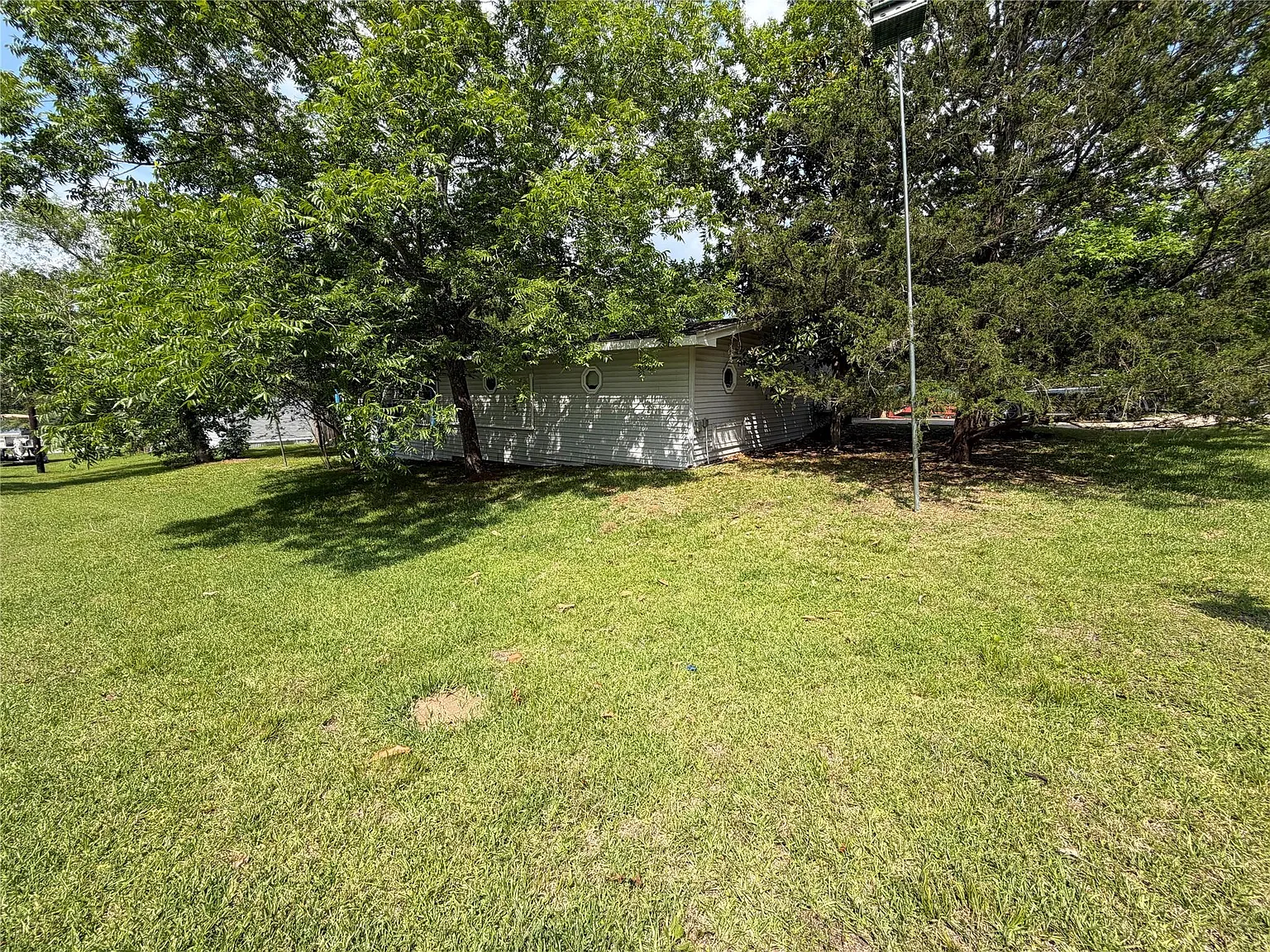 3 bed, 1448 sqft, $1,200 — Photo 3