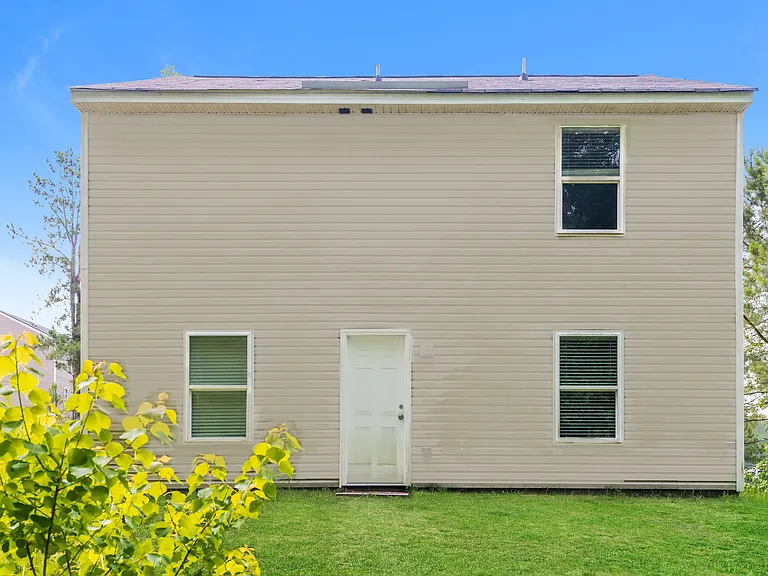 919 Haley St — Photo 12