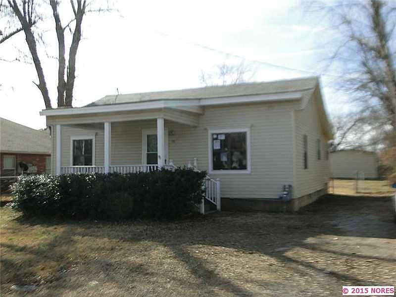 1st image of 517 E 10th St