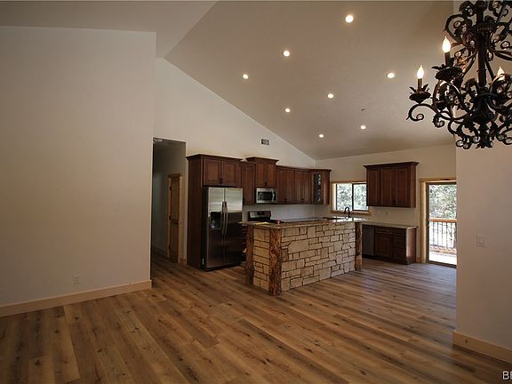 3rd image of 425 S Hillendale Dr