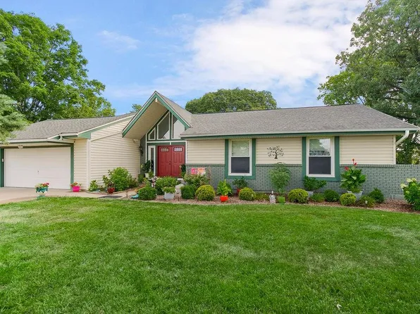 24825 Countryview Dr, Kearney, MO 64060