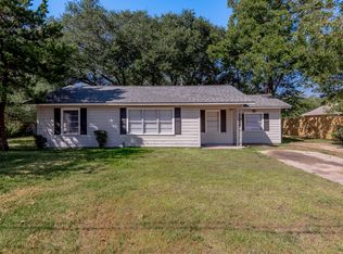 1528 Avenue P, Huntsville, TX 77340