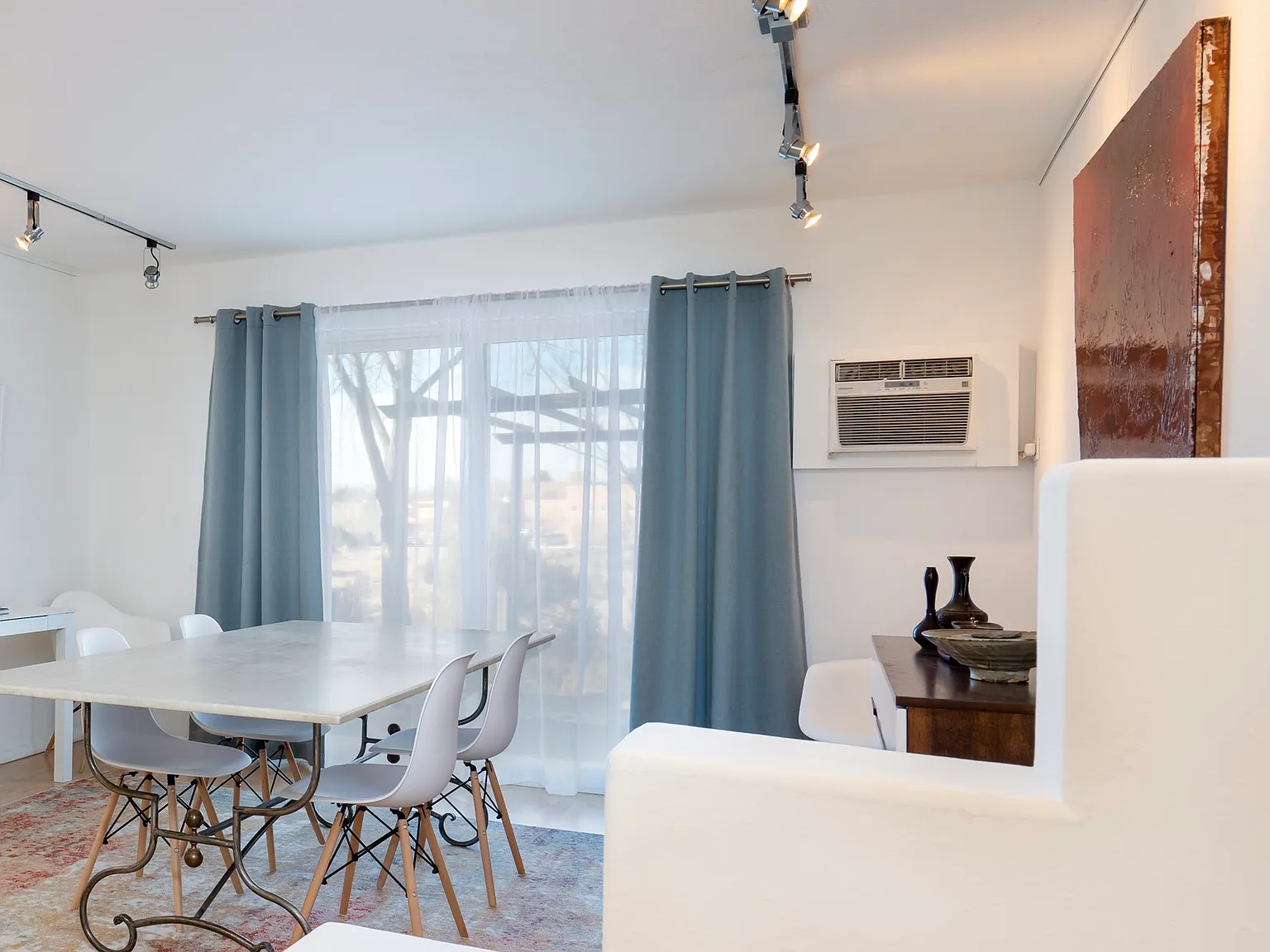 2 bed, 831 sqft, $2,700 — Photo 3