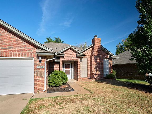 4th image of 608 Tudor Ln