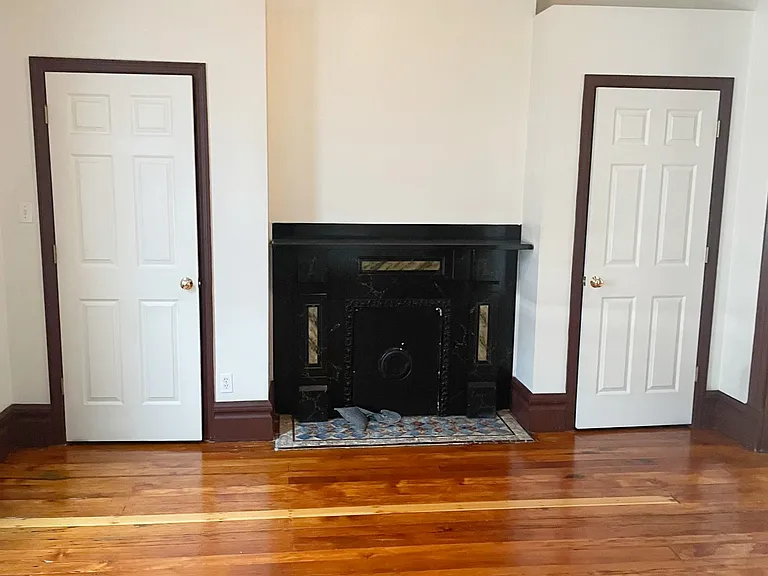 1607 Sarah St #2 — Photo 3