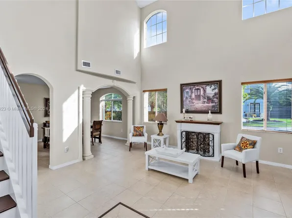 15377 SW 23rd St, Miami, FL 33185