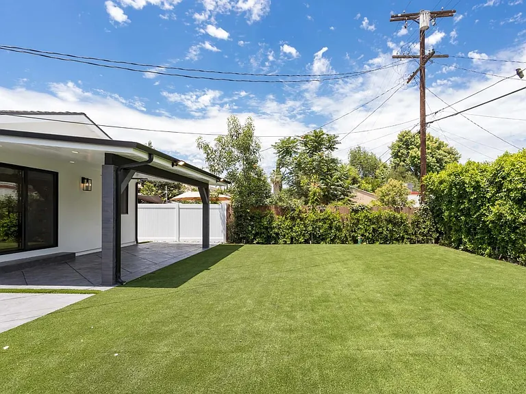 6942 Wystone Ave — Photo 20