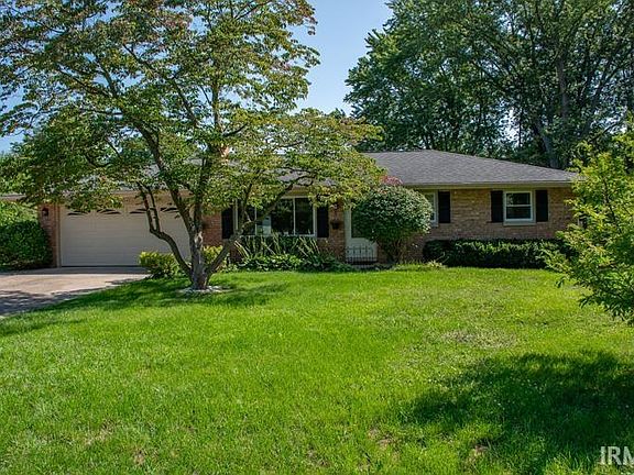 2nd image of 54704 Holiday Dr