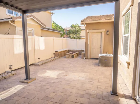 544 Nile River Dr, Oxnard, CA 93036