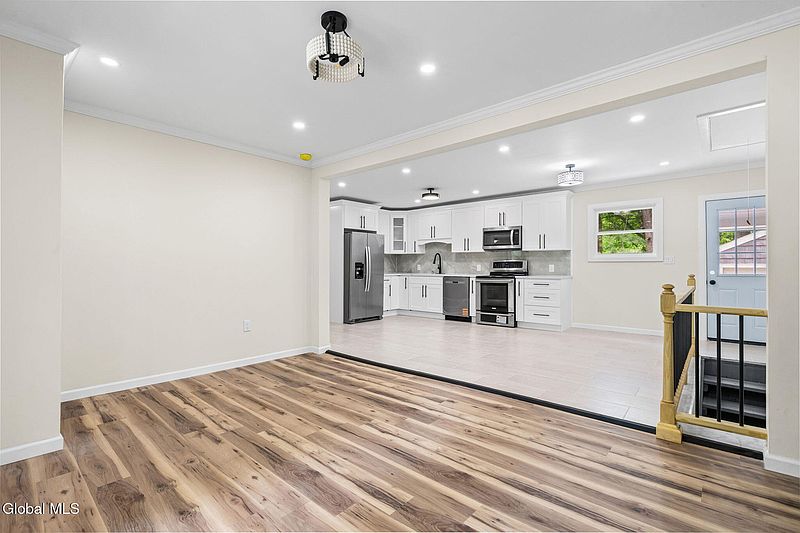 4th image of 655 Fillmore Avenue