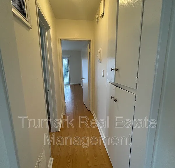 337 E Tujunga Ave #M — Photo 6