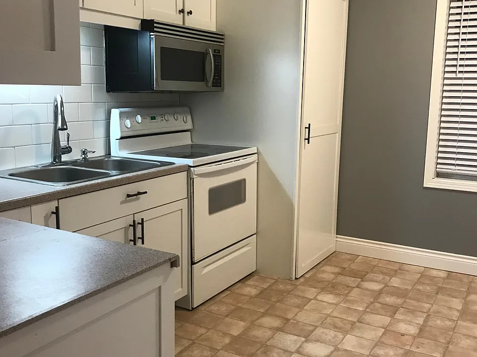 604 E Center St #2