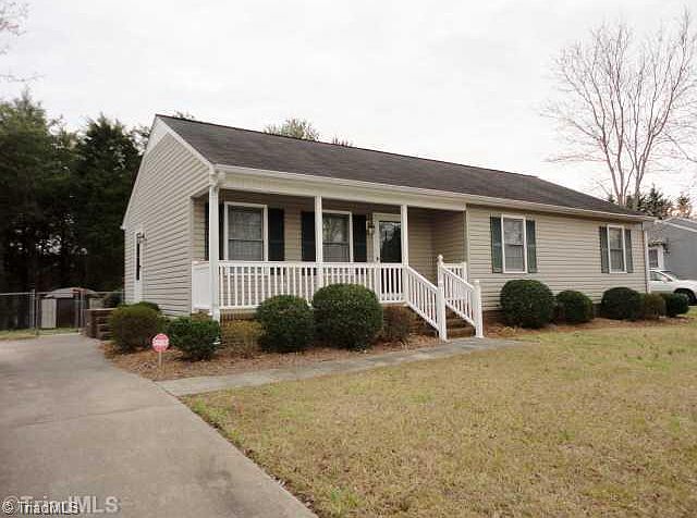 1st image of 303 Old Farm Dr