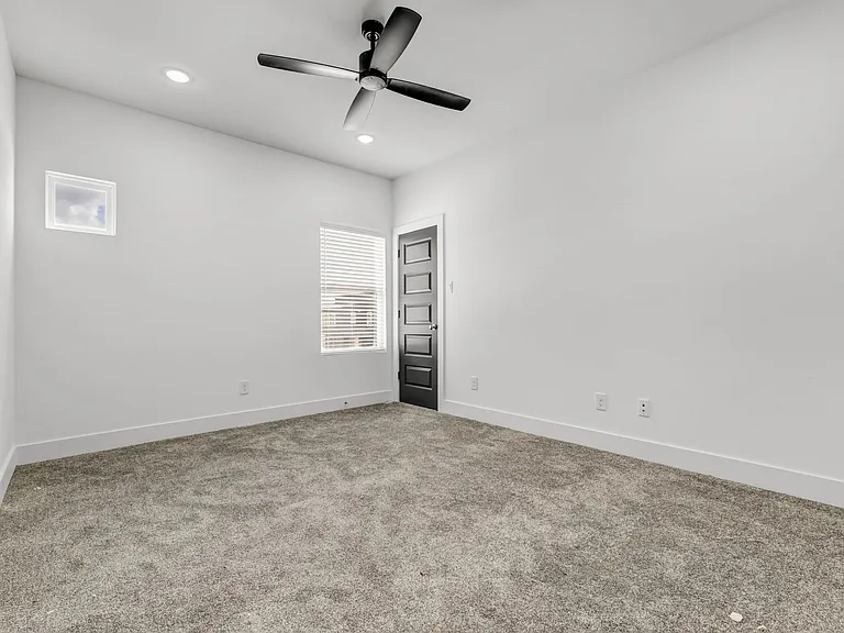 3013 Alpha Wolf Ct — Photo 28