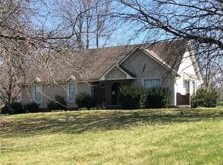 15215 S Bynum Rd, Lone Jack, MO 64070