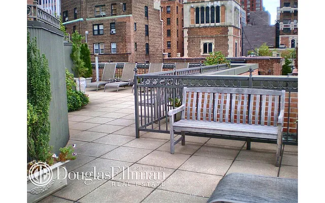 Sold by Douglas Elliman | media 8