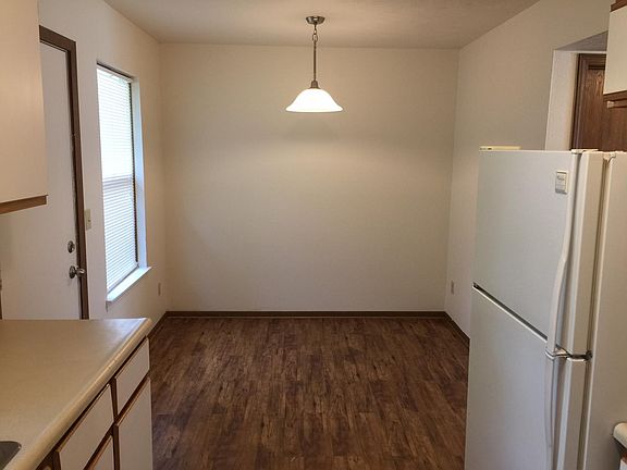 5th image of 6141 Applegrove Ln