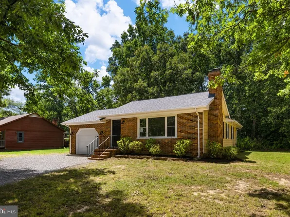 204 Pleasants Dr, Fredericksburg, VA 22407