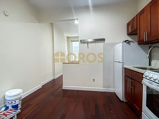 Rented by City Connections Realty | media 3