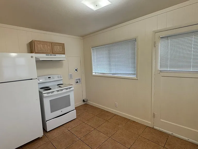 744 Taylor St — Photo 5
