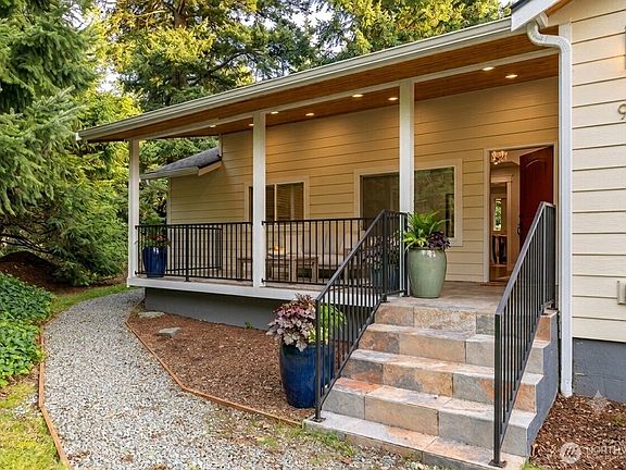 2nd image of 921 Autumn Lane #203