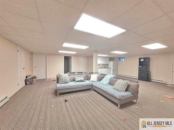 2nd image of 466 Brook Ave
