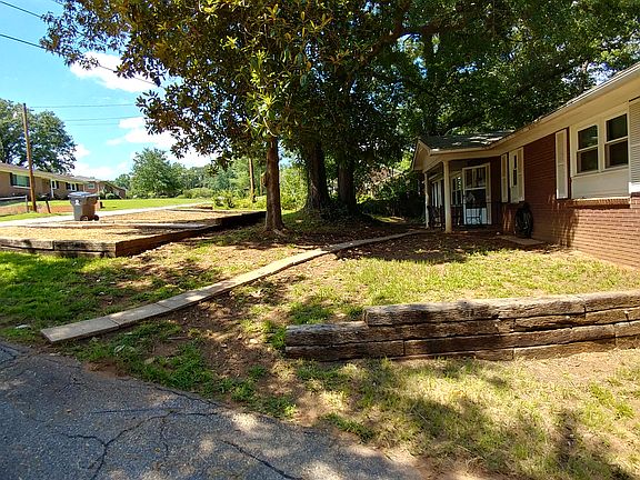 3rd image of 171 Stribling Cir