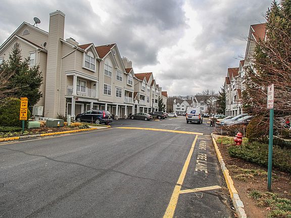 Village Pointe Community