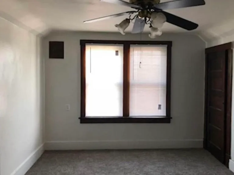 909 Oakland Ave — Photo 6