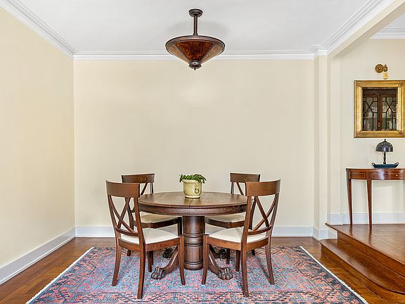 5th image of 255 W 23rd St APT 2GW