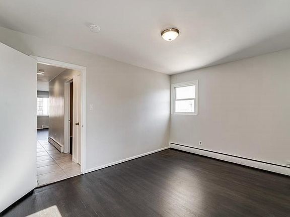 5th image of 194 Hancock Ave #3