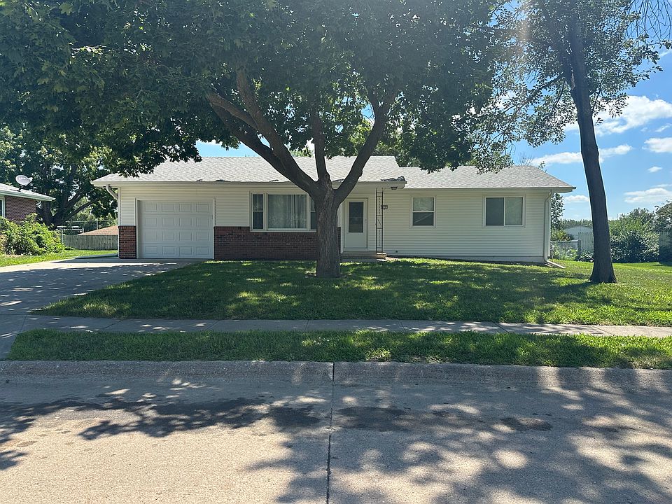 1st image of 112 Meadow Ln
