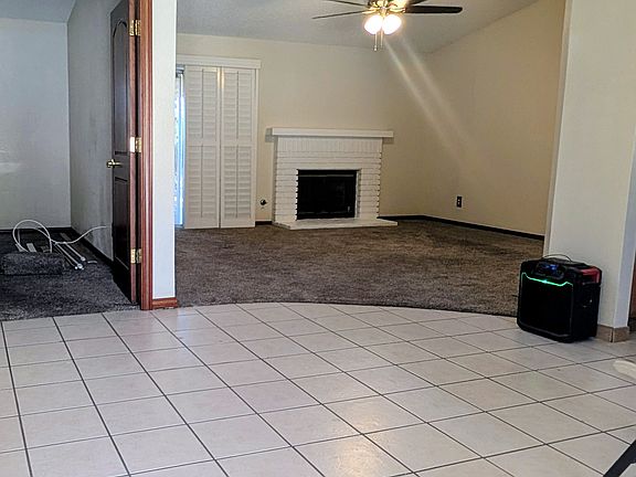 2nd image of 885 W 56th St