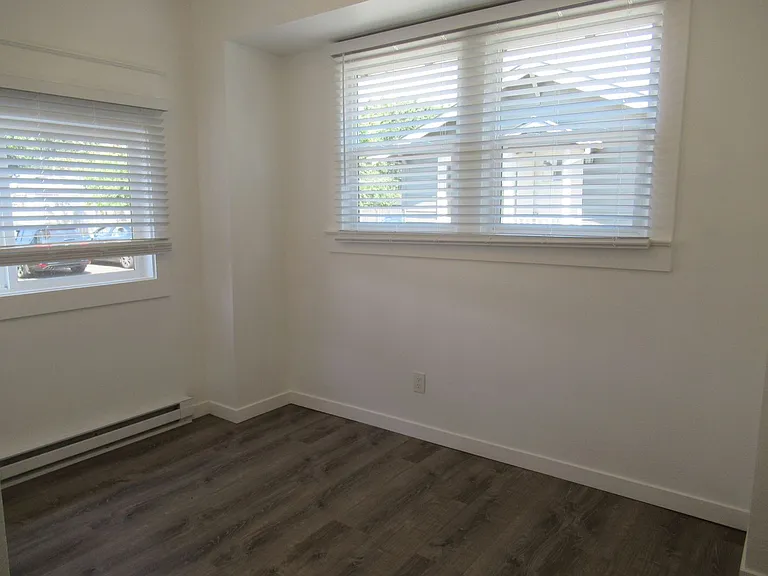 1385 Hines St SE #C — Photo 7