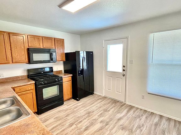 5th image of 17709 Majestic Elm Ln