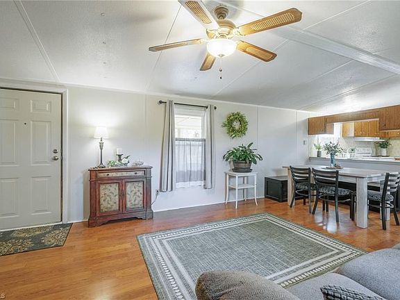 5th image of 4021 26th Street Ct NE