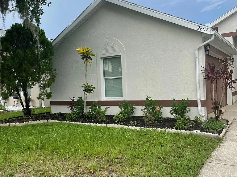 2609 Brittany Ln — Photo 5