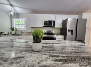 98 Wakulla Dr, Maggie Valley, NC 28751