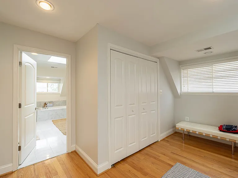 904 Webster St NW — Photo 32
