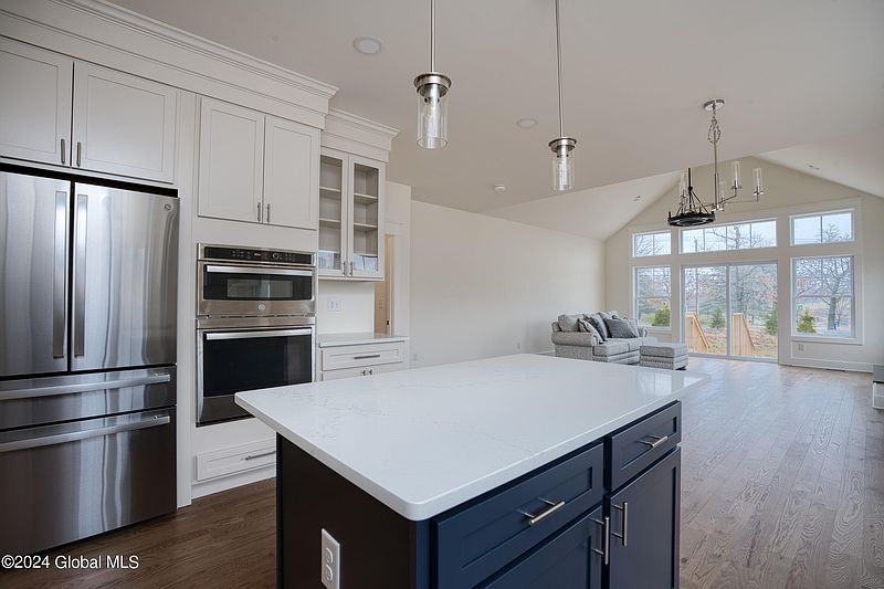 4th image of 16 Kelts Farm Road