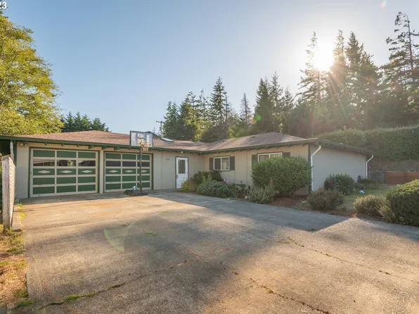 2669 Waite St, North Bend, OR 97459