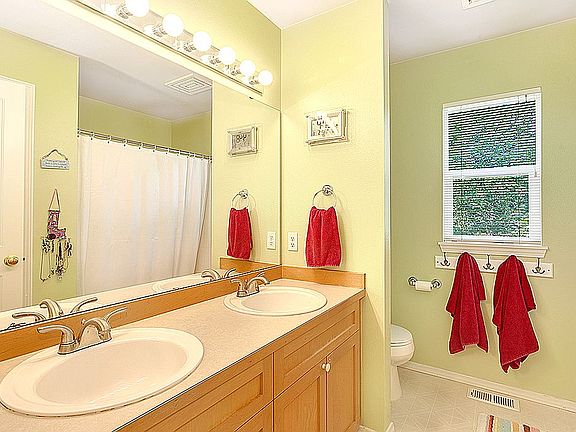 4th image of 23432 NE 140th St