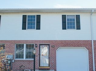 208 Minnich Rd, Chambersburg, PA 17201