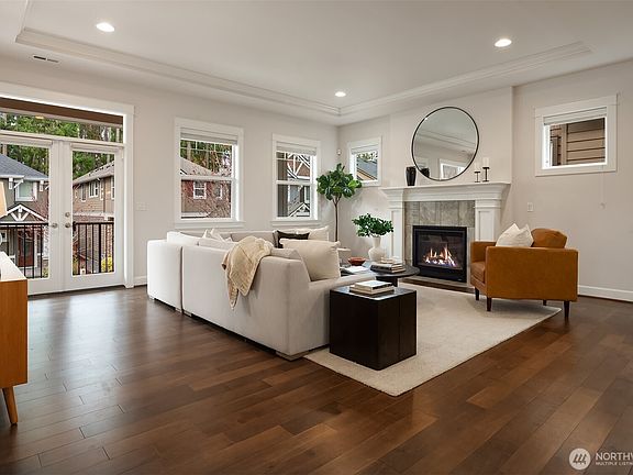 3rd image of 474 5th Avenue NE